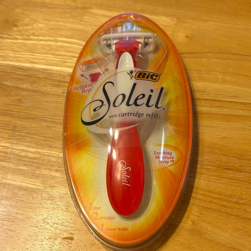 BIC Soleil Women's Razor - Red